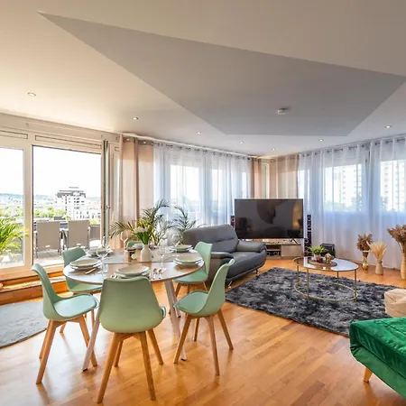 Great Place Top Penthouse Stuttgart Airport & Messe Appartement