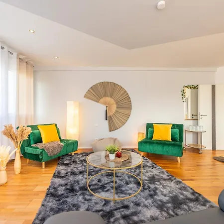 Great Place Top Penthouse Stuttgart Airport & Messe Appartement